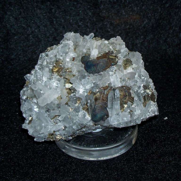 QUARZO CON TETRAEDRITE E PIRITE