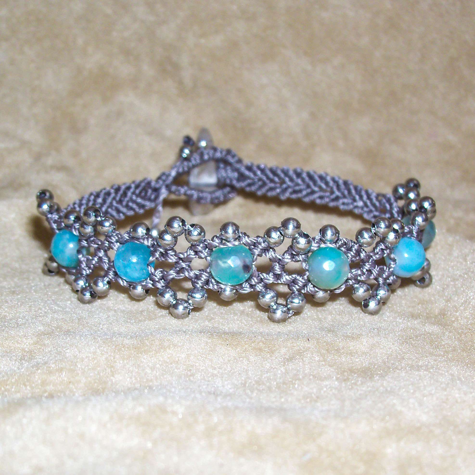 BRACCIALE CON QUARZO AZZURRO