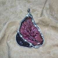 CIONDOLO IN RODONITE