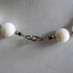 Collana con calcedonio bianco