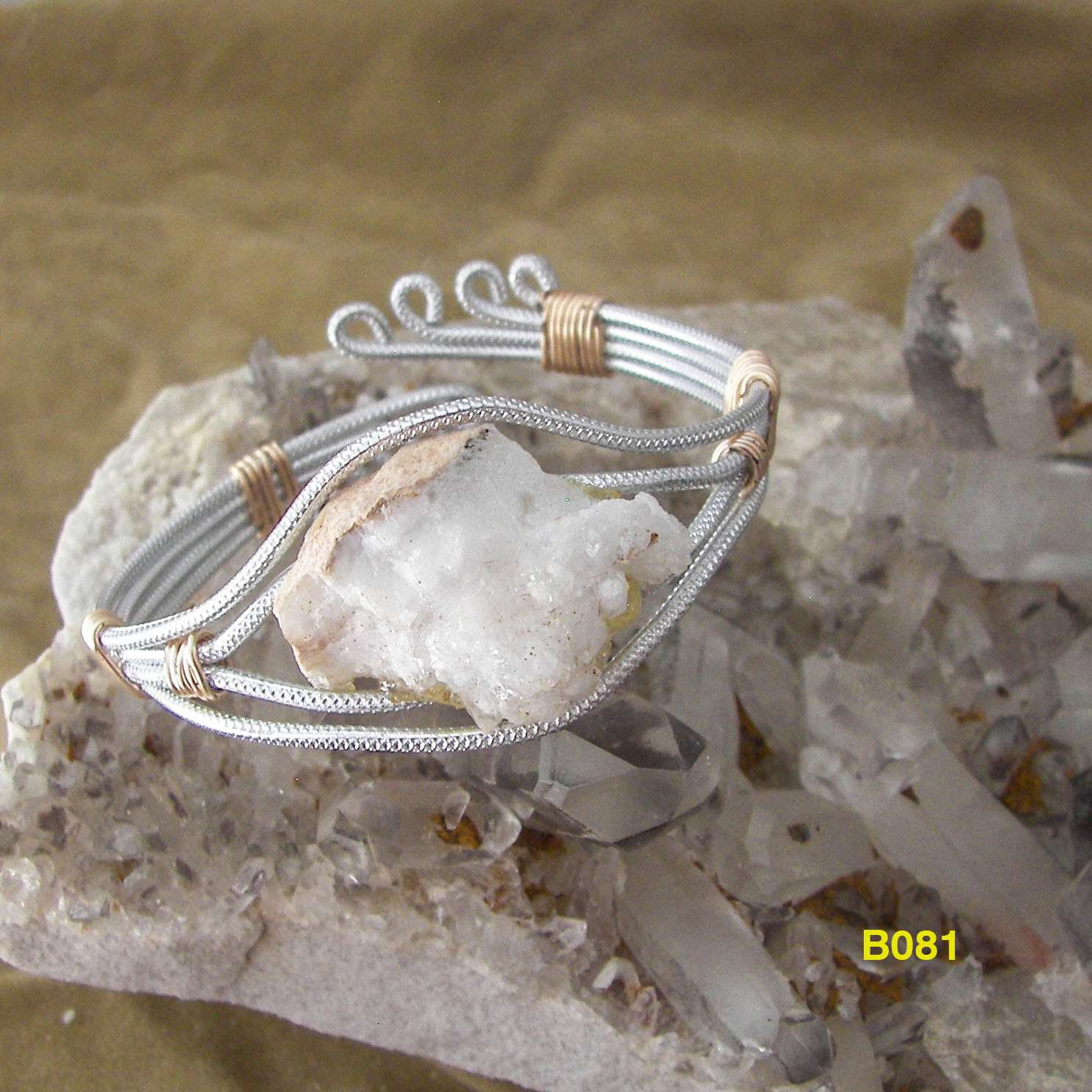 BRACCIALE CON QUARZO GREZZO