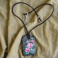 CIONDOLO IN PIETRA LAVICA