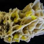 ARAGONITE ALVEOLARE CON ZOLFO