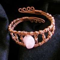 BRACCIALE con QUARZO ROSA