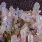 QUARZO CON SFUMATURE DI COLORE ROSA