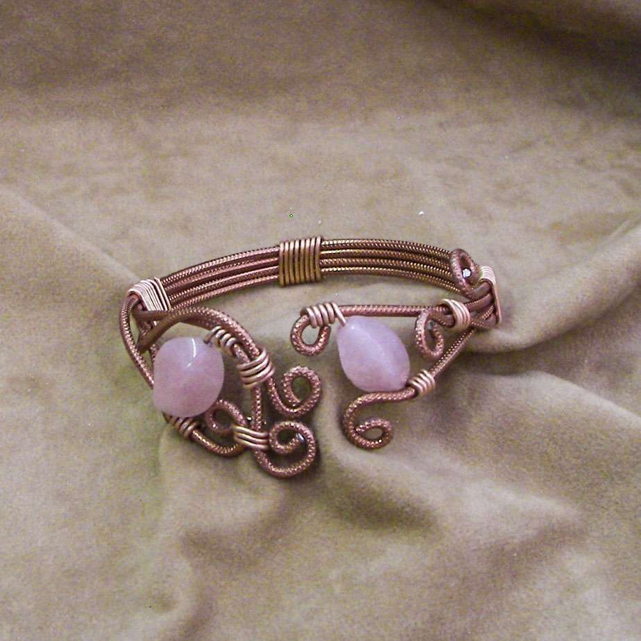 BRACCIALE CON QUARZO ROSA