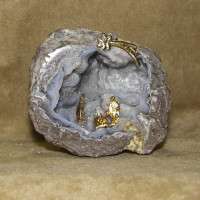 PRESEPE SU GEODE DI QUARZO