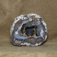 PRESEPE SU GEODE DI QUARZO