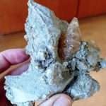 CALCITE  MIELATA scalenoedrica