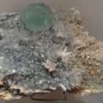 Fluorite verde su quarzo