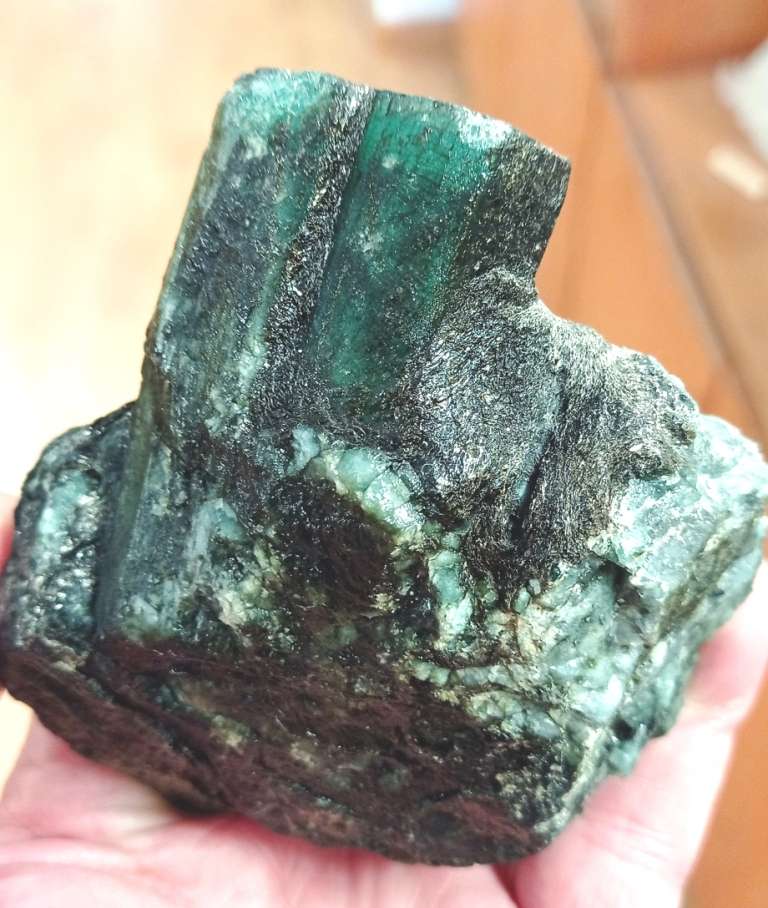 Smeraldo su scisto bituminoso