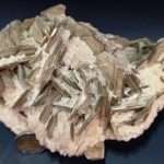 MICA FENGITE su Ortoclasio