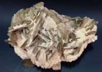 MICA FENGITE su Ortoclasio