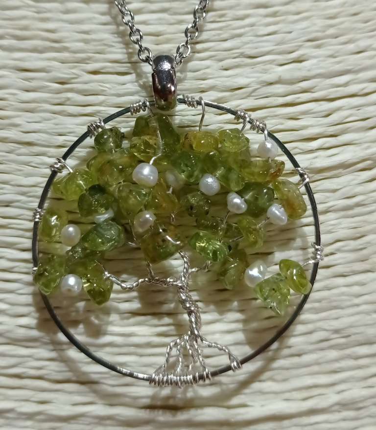 Ciondolo con Perle e Olivina
