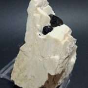 TORMALINA NERA SU ORTOCLASIO