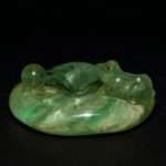 BASE CON RANA E SFERA IN FLUORITE