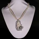 Ciondolo con cordoncino in quarzo grezzo