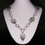 Collana con quarzo tormalinato