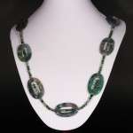 COLLANA CON AGATA MUSCHIATA