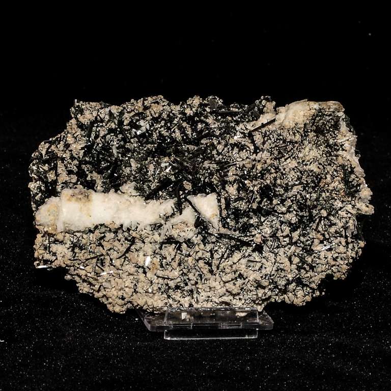 TORMALINA SU CLIVELANTITE