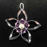 Ciondolo con ametista e perle