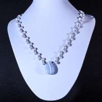 Collana di calcedonio con perle