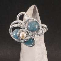 anello con acquamarina e perle