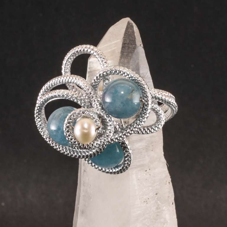 anello con acquamarina e perle