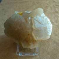 ARAGONITE GEMINATI SU ZOLFO