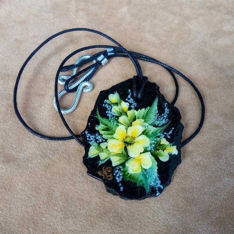 MONILE IN PETRA LAVICA