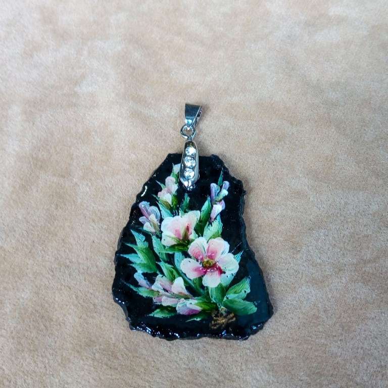 ciondolo in pietra lavica