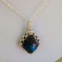 Ciondolo con labradorite