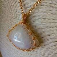 CIONDOLO CON PIETRA DI LUNA