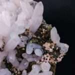 QUARZO CON RODOCROSITE SU BLENDA