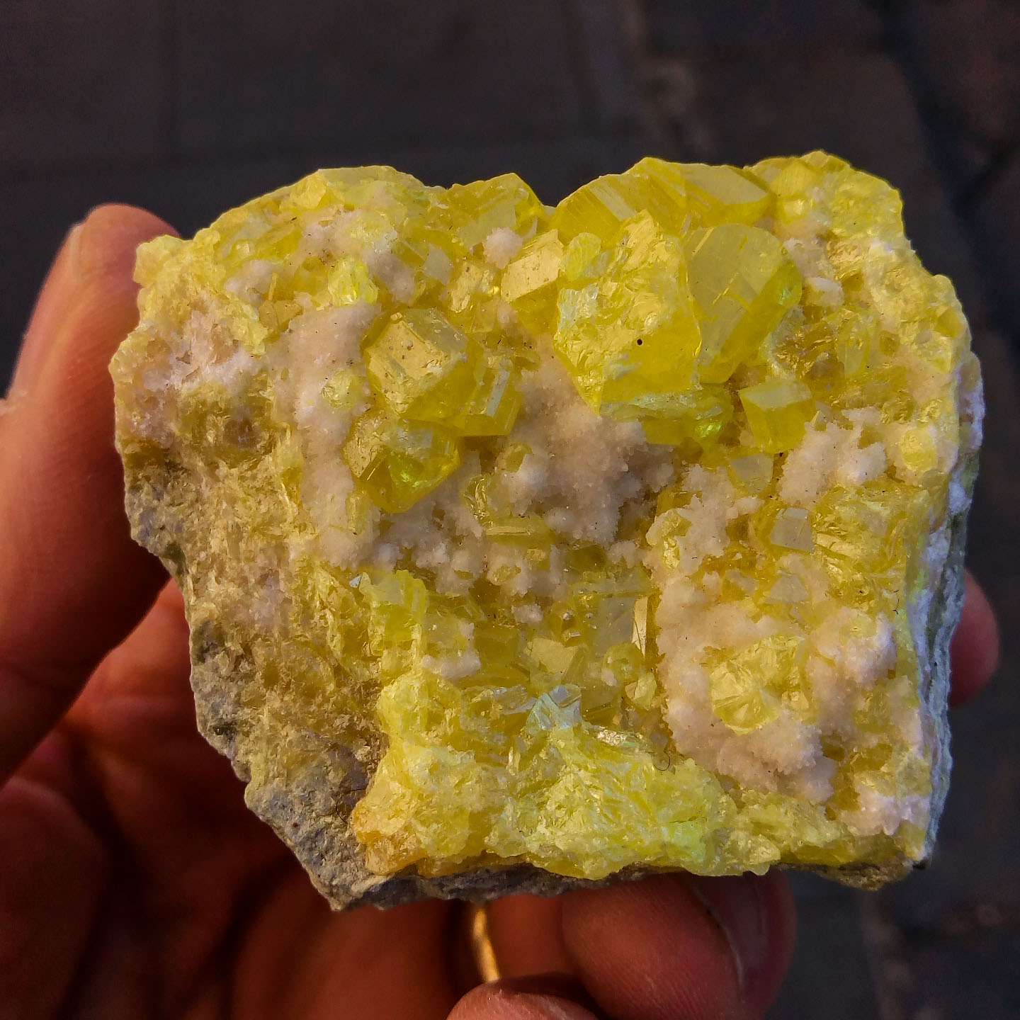 ZOLFO SU ARAGONITE