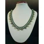 Collana con prhenite e ematite