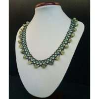 Collana con prhenite e ematite