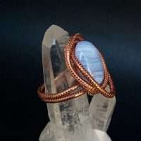 Anello con calcedonio azzurro