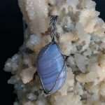 Anello con calcedonio azzurro