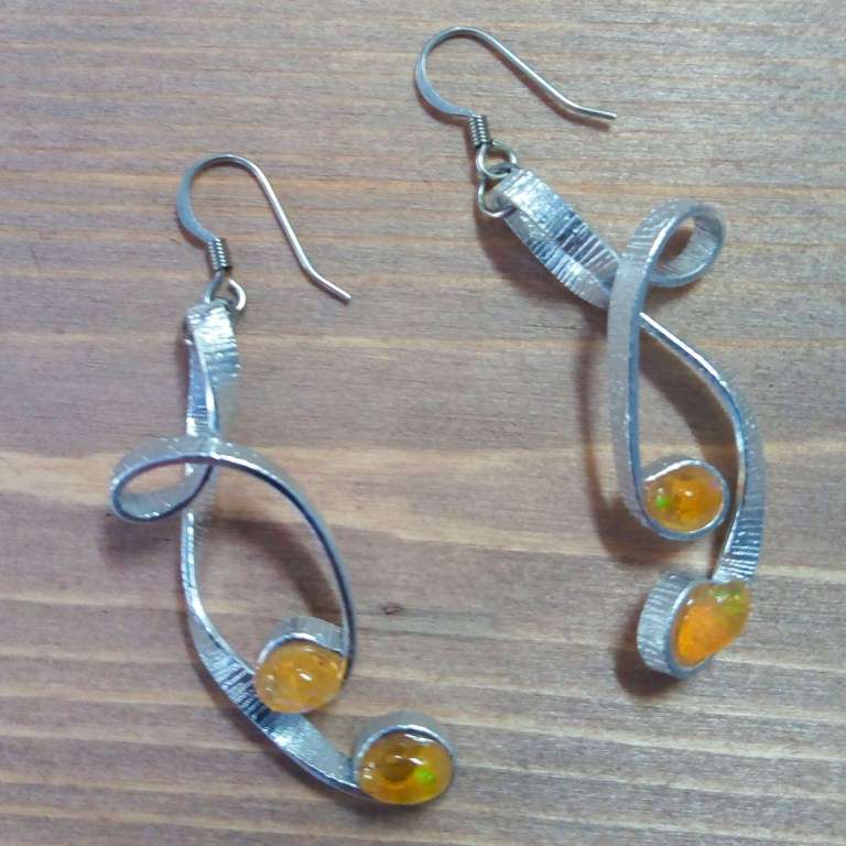 ORECCHINI CON OPALE DI FUOCO