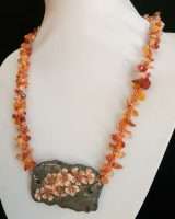 COLLANA IN PIETRA LAVICA E CORNIOLA
