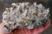 Quarzo con pirite e blenda