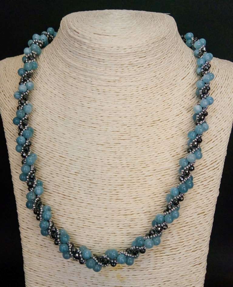 COLLANA CON ACQUAMARINA e EMATITE