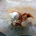 ANELLO CON PERLA BAROCCA