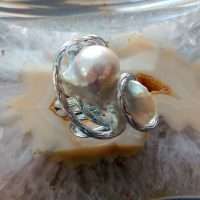 ANELLO CON PERLA BAROCCA