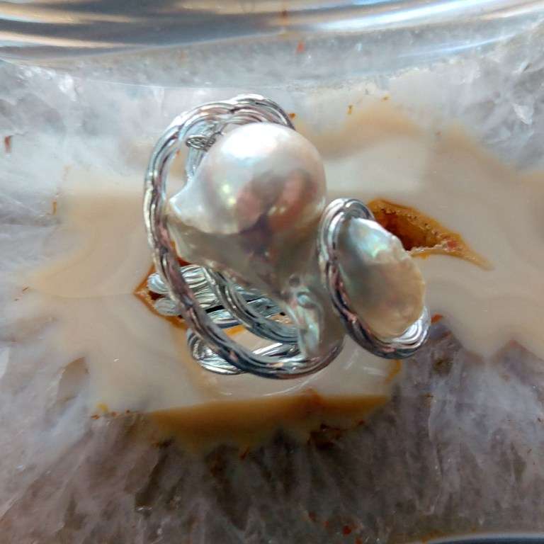 ANELLO CON PERLA BAROCCA