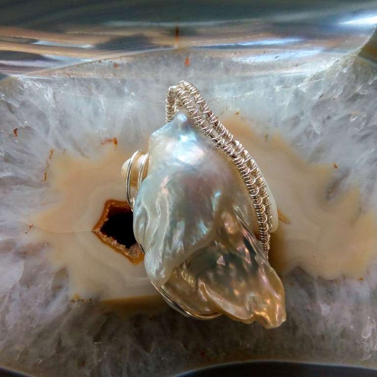 CIONDOLO CON PERLA BAROCCA